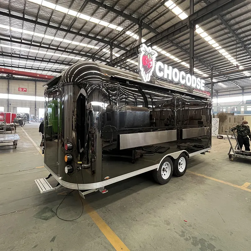 Мат црна трејлер за Airstream